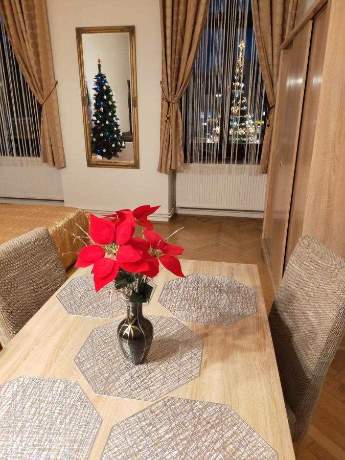 Apartament Piata Sfatului Braşov Esterno foto