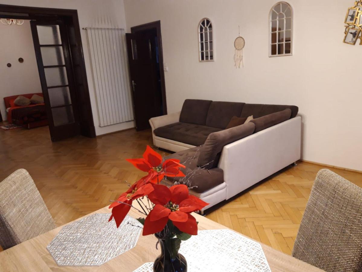 Apartament Piata Sfatului Braşov Esterno foto