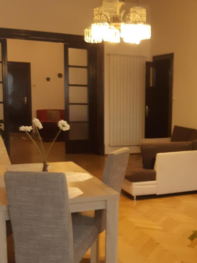 Apartament Piata Sfatului Braşov Esterno foto